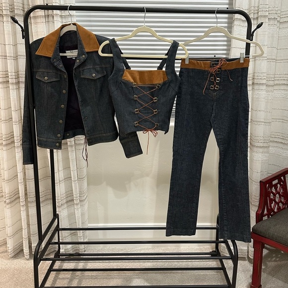 Designer Jean Jacket with Ultra Suede Collar - Picture 14 of 16